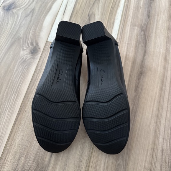 Clarks‎ Womens Chartli Fame Pump Size 8.5 D Black Leather Chunky Heel Comfy Shoe - Picture 5 of 5